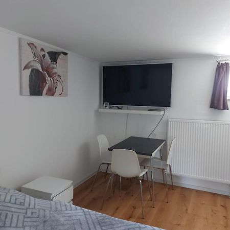 Zimmer In Direkter Naehe Zu Basel Grenzach-Wyhlen Luaran gambar
