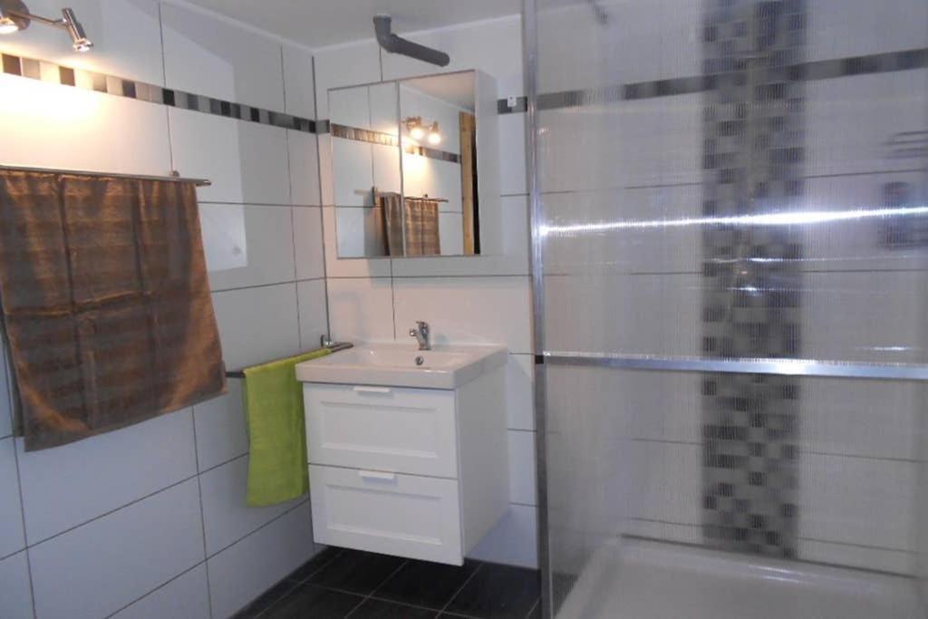 Zimmer In Direkter Naehe Zu Basel Grenzach-Wyhlen Luaran gambar